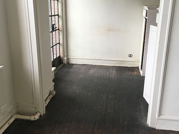 5th image of 3017 E 78th St APT 5C