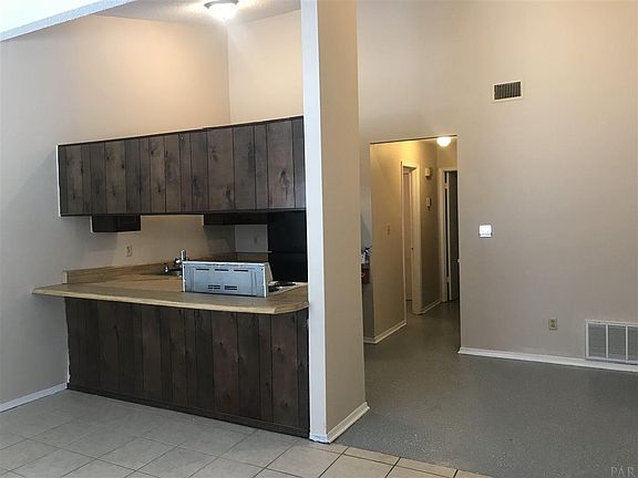 2nd image of 420 Massachusetts Ave APT B