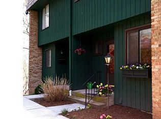 33 Magnolia Hill Ct #33, Cromwell, CT 06416