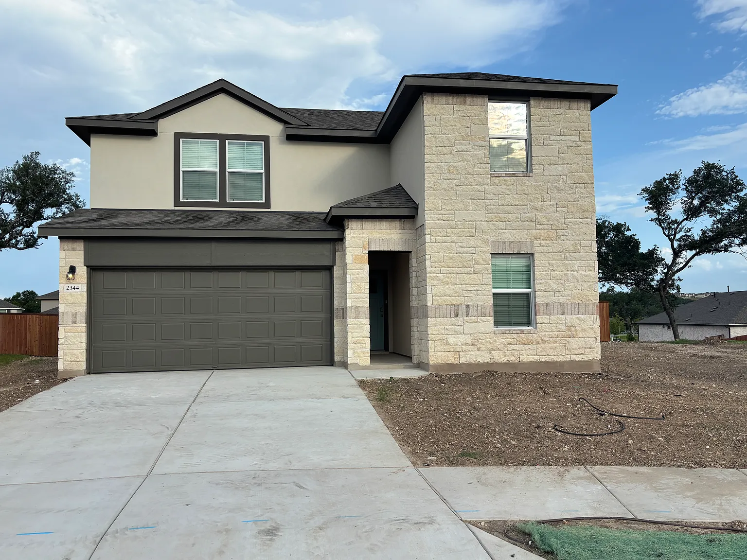 4 bed, 2316 sqft, $2,650 — Photo 1