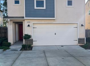 3740 Savant Ln, Clovis, CA 93619