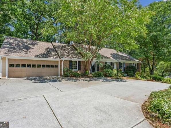 5575 Whitner Dr, Sandy Springs, GA 30327
