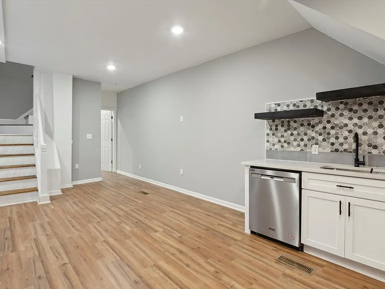 1230 S 51st St #A — Photo 4