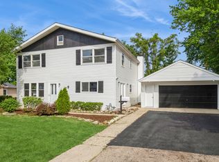 68 Wren Rd, Carpentersville, IL 60110