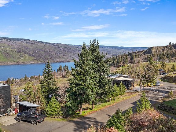 5th image of 622 Syncline Way