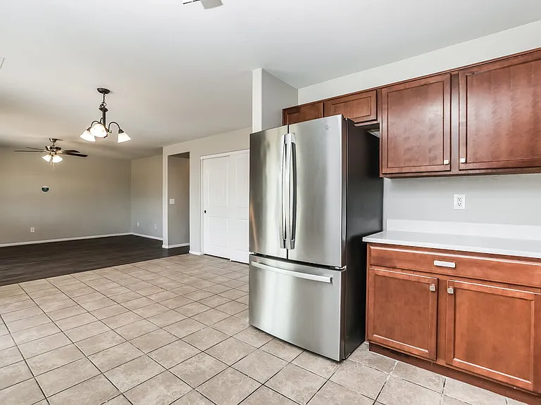 10340 W Hilton Ave — Photo 7