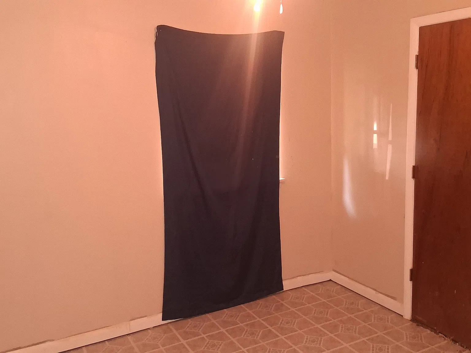 3 bed, 1045 sqft, $1,050 — Photo 2