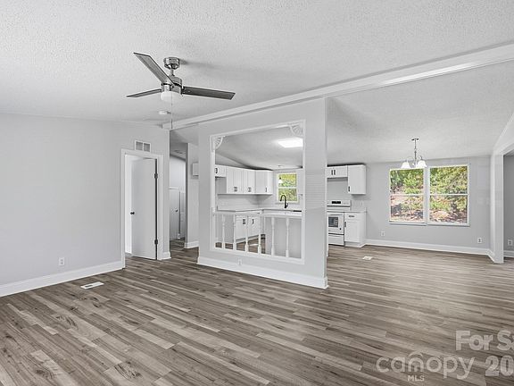 5th image of 1315 Poplar Glen Dr