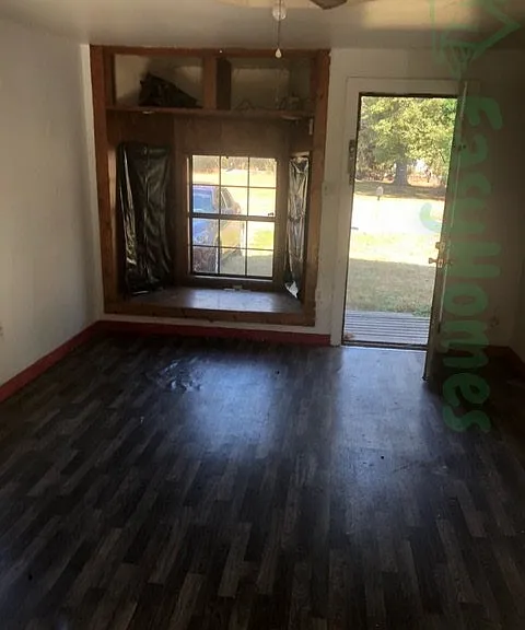 824 S Main St — Photo 2