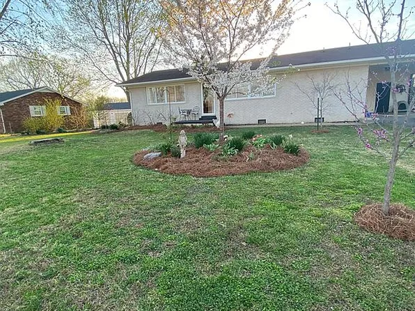 1702 Senatorial Ave, Benton, KY 42025