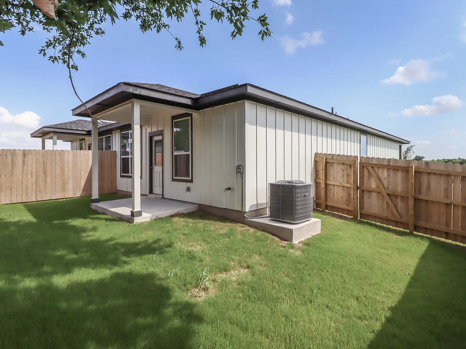 618 Campus Street - 1 — Photo 2