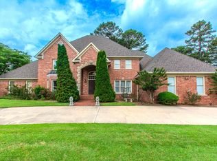 1 Club Manor Dr, Maumelle, AR 72113