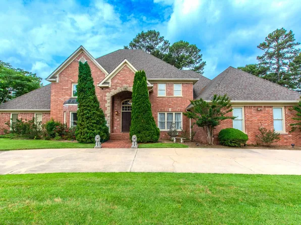 1 Club Manor Dr, Maumelle, AR 72113