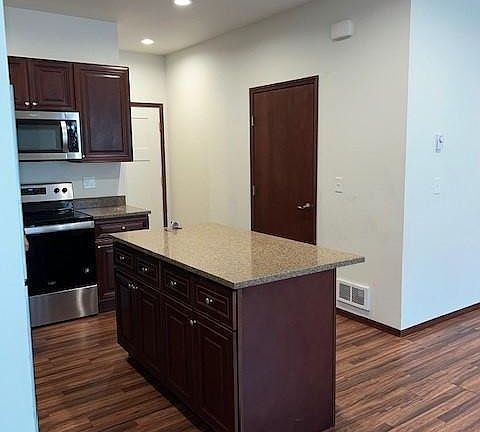2nd image of 2047 Andress Ln #B-e