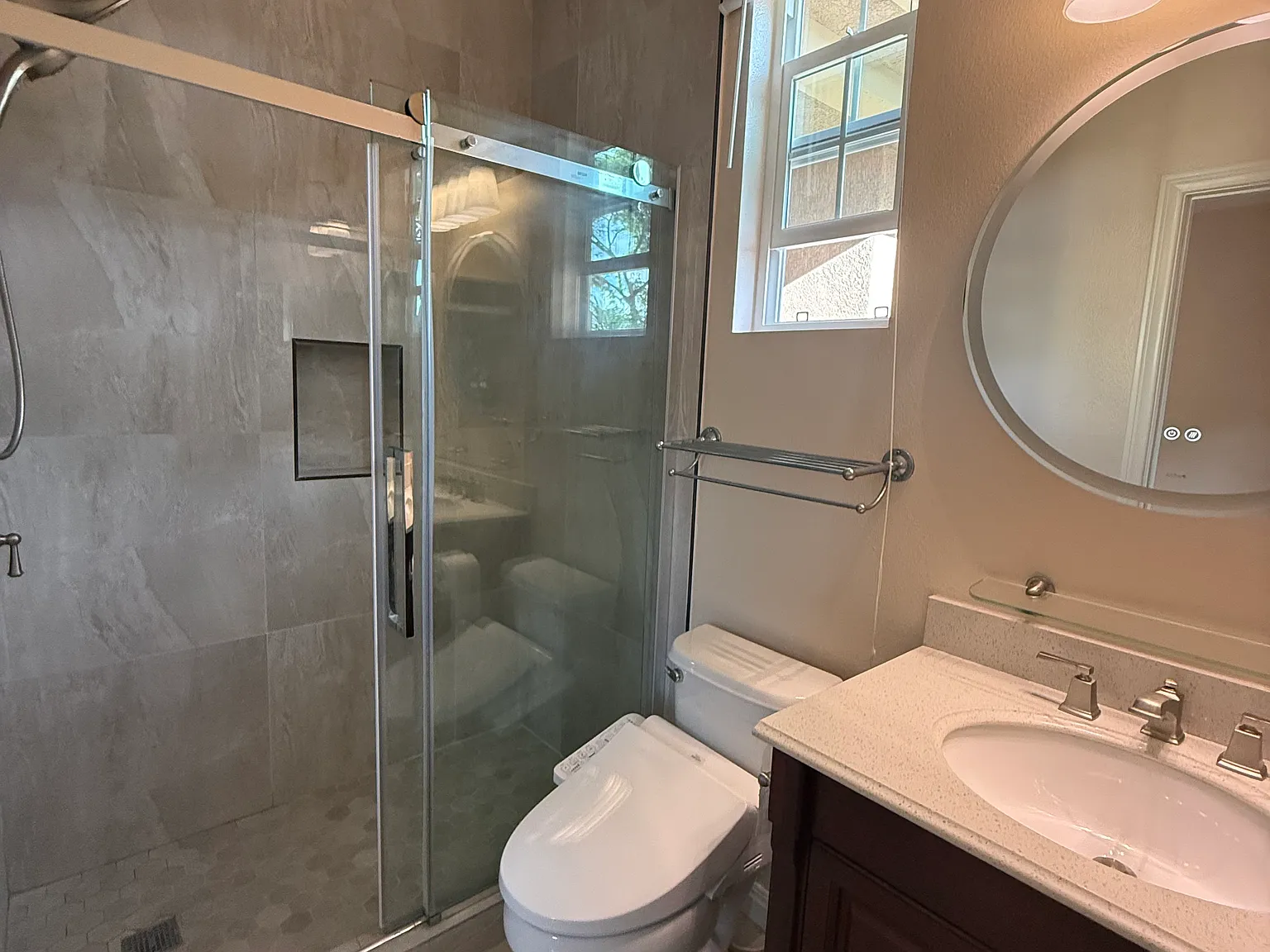4 bed, 3252 sqft, $6,300 — Photo 4