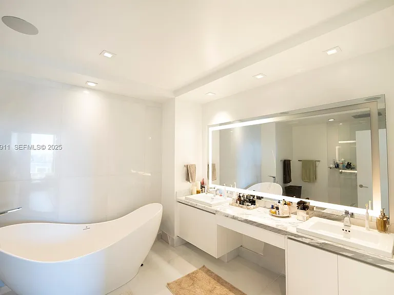 330 Sunny Isles Blvd #5-UPH03 — Photo 24