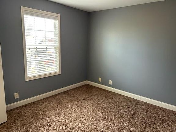 5th image of 787 Banister Dr