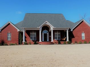 223 Fawn Ln, Killen, AL 35645