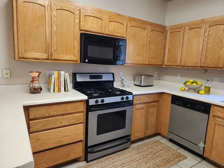 1735 Avenida Real NW — Photo 9