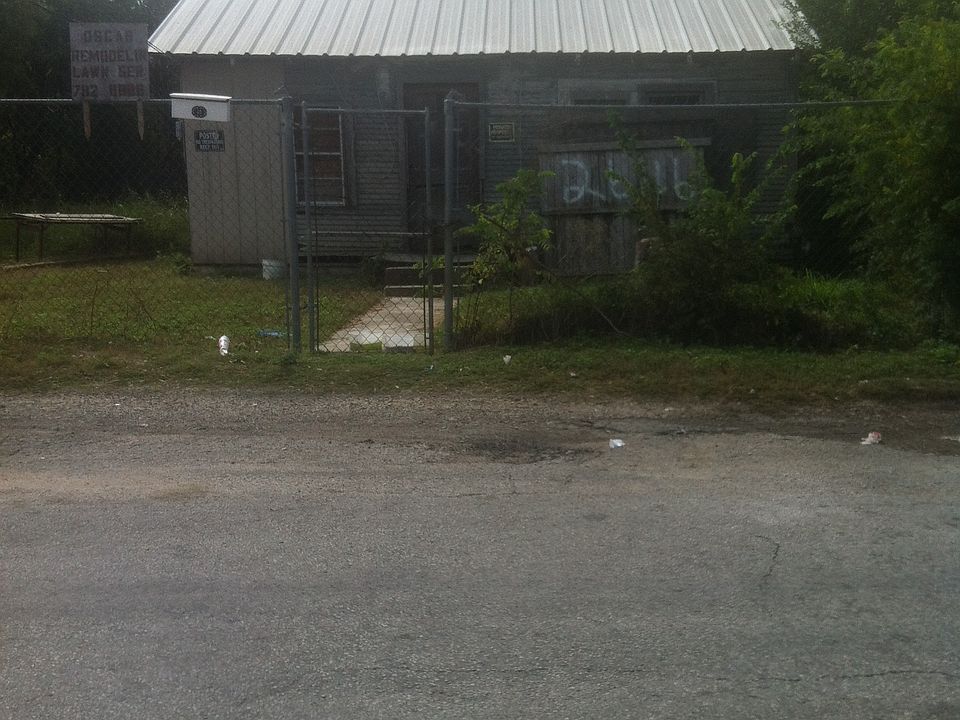 1st image of 2646 Dignowity Ave