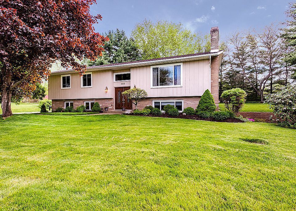 1st image of 8818 S Bluffview Dr