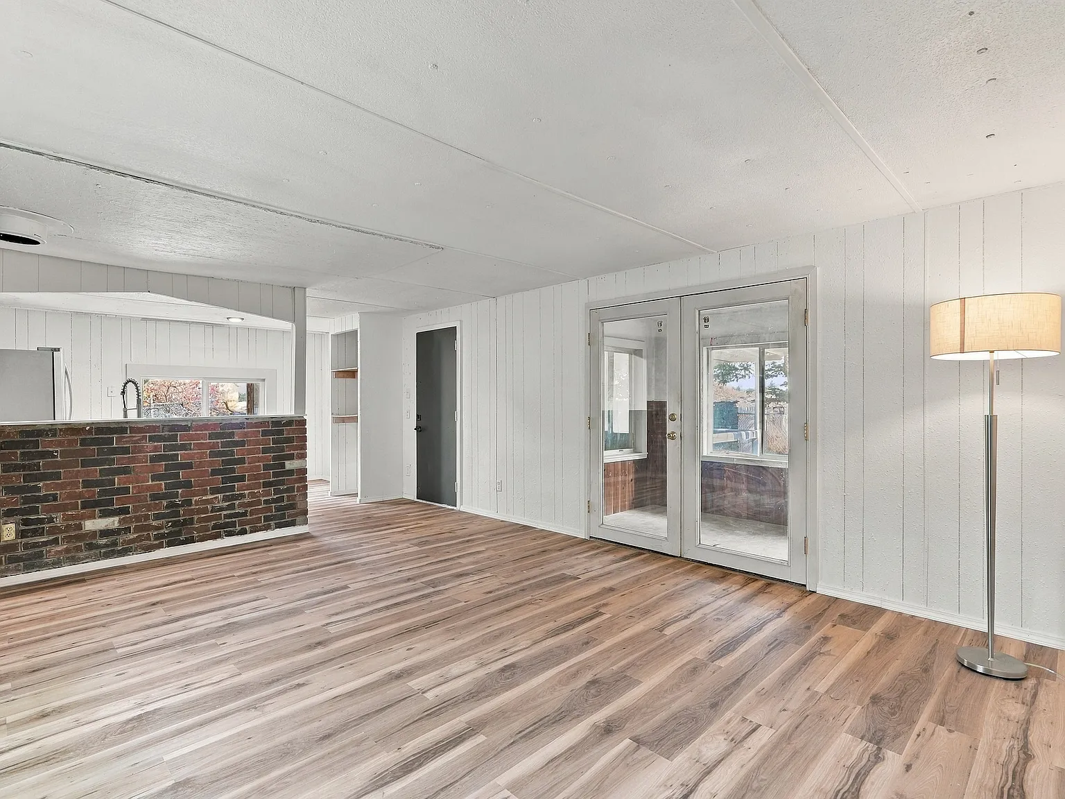 3 bed, 956 sqft, $1,700 — Photo 3