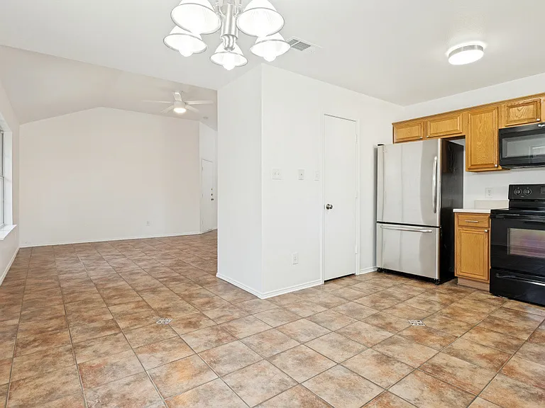 3104 Caballero Cir — Photo 5