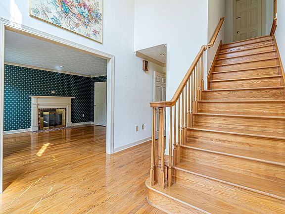 5th image of 920 Sawgrass Cir
