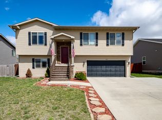 512 3rd St SE, Bondurant, IA 50035