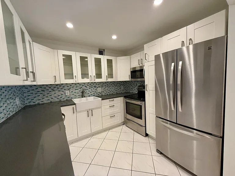 22 Somerset Dr #22-A — Photo 3