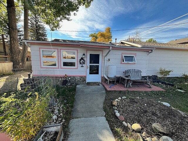 1st image of 307 Curtis St