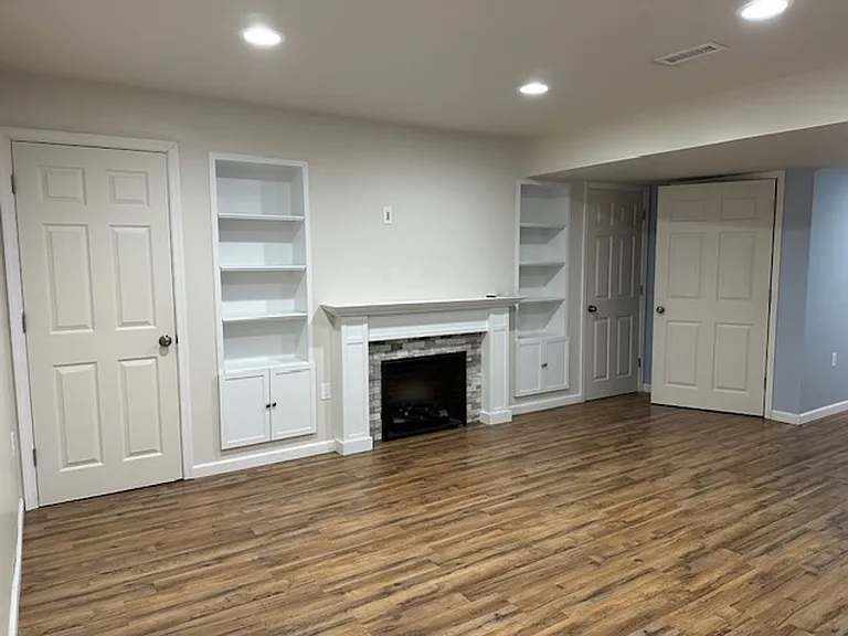 335 Cindy Dr — Photo 3