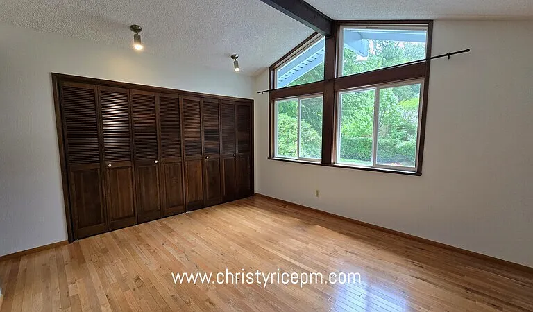15406 SE 46th Way — Photo 20