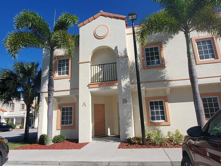1236 Rio De Janeiro Ave #401 — Photo 21