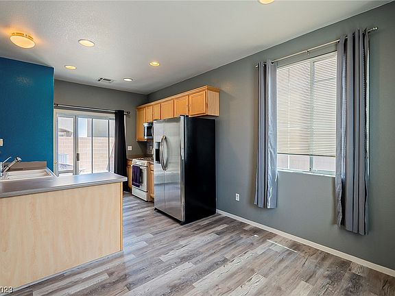 5th image of 4082 Sparrow Rock St