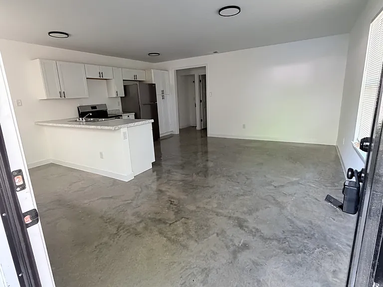 3116 Pacific Ave — Photo 2