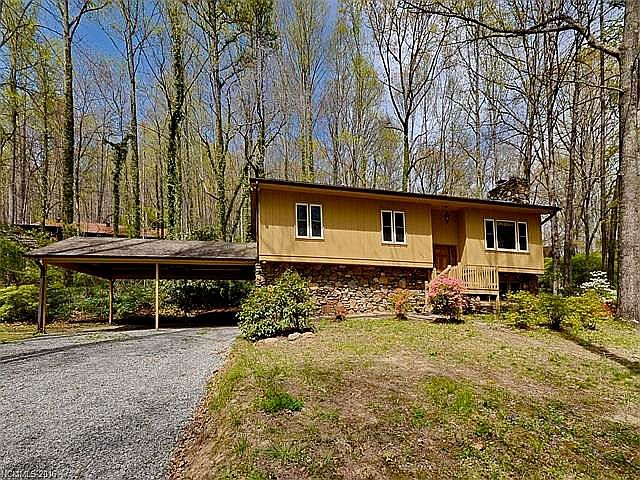 1st image of 143 Fox Run Dr