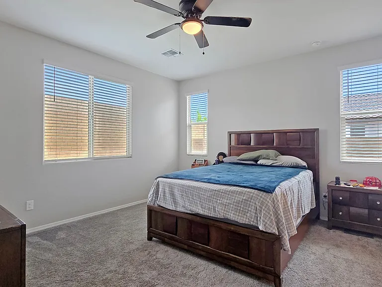 18572 W Cottontail Ln — Photo 23