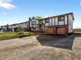 12021 188a St, Pitt Meadows, BC V3Y 1W6