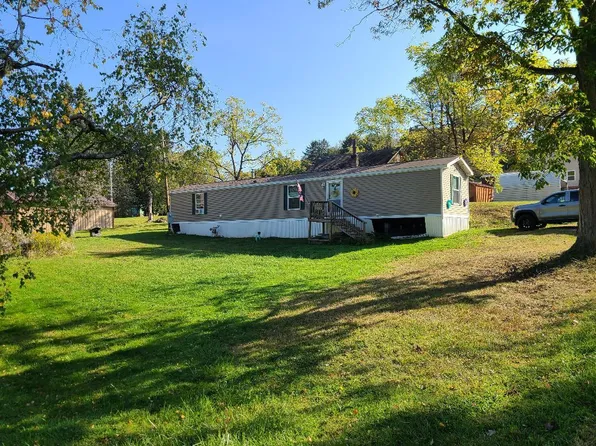 23 Darrah St, Brookville, PA 15825