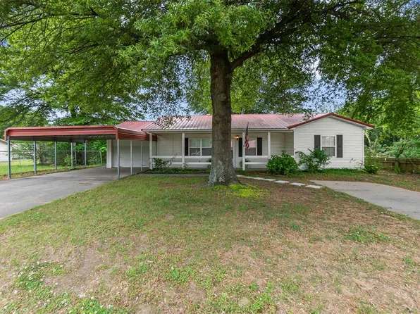 804 Pruitt St, Kennett, MO 63857