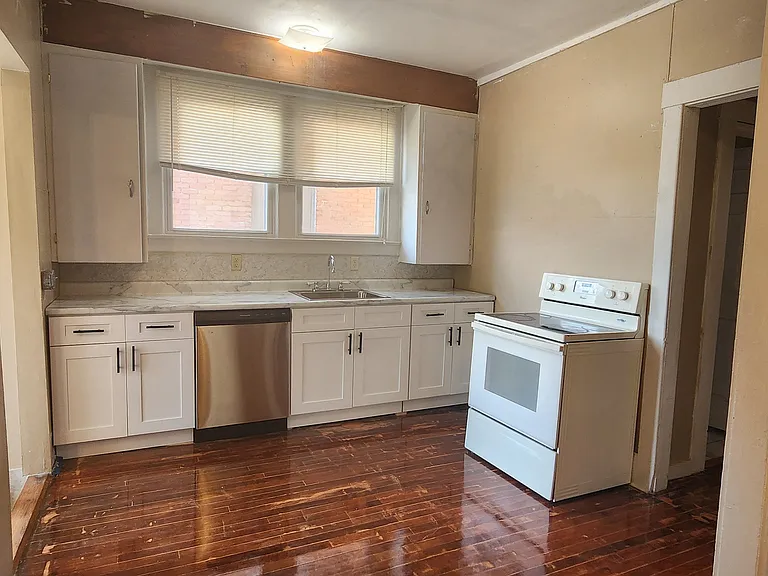 414 Perrin St #1 — Photo 7