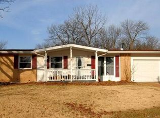 215 Countryside Dr, Florissant, MO 63033