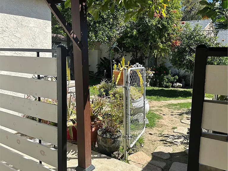 14325 Martha St — Photo 17