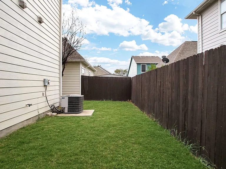 2619 Crown Arbor Dr — Photo 26