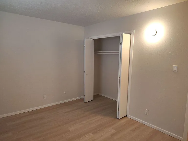1415 Chelwood Park Blvd NE #A — Photo 9