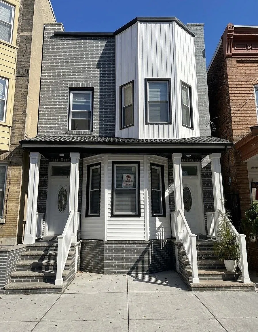 2 bed, 1.0 bath, $2,300 — Photo 1