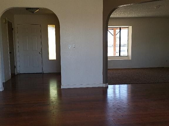 4th image of 5225 Deer Creek Way