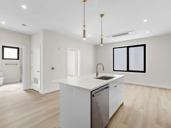 4525 Bergenwood Avenue image 29 of 74