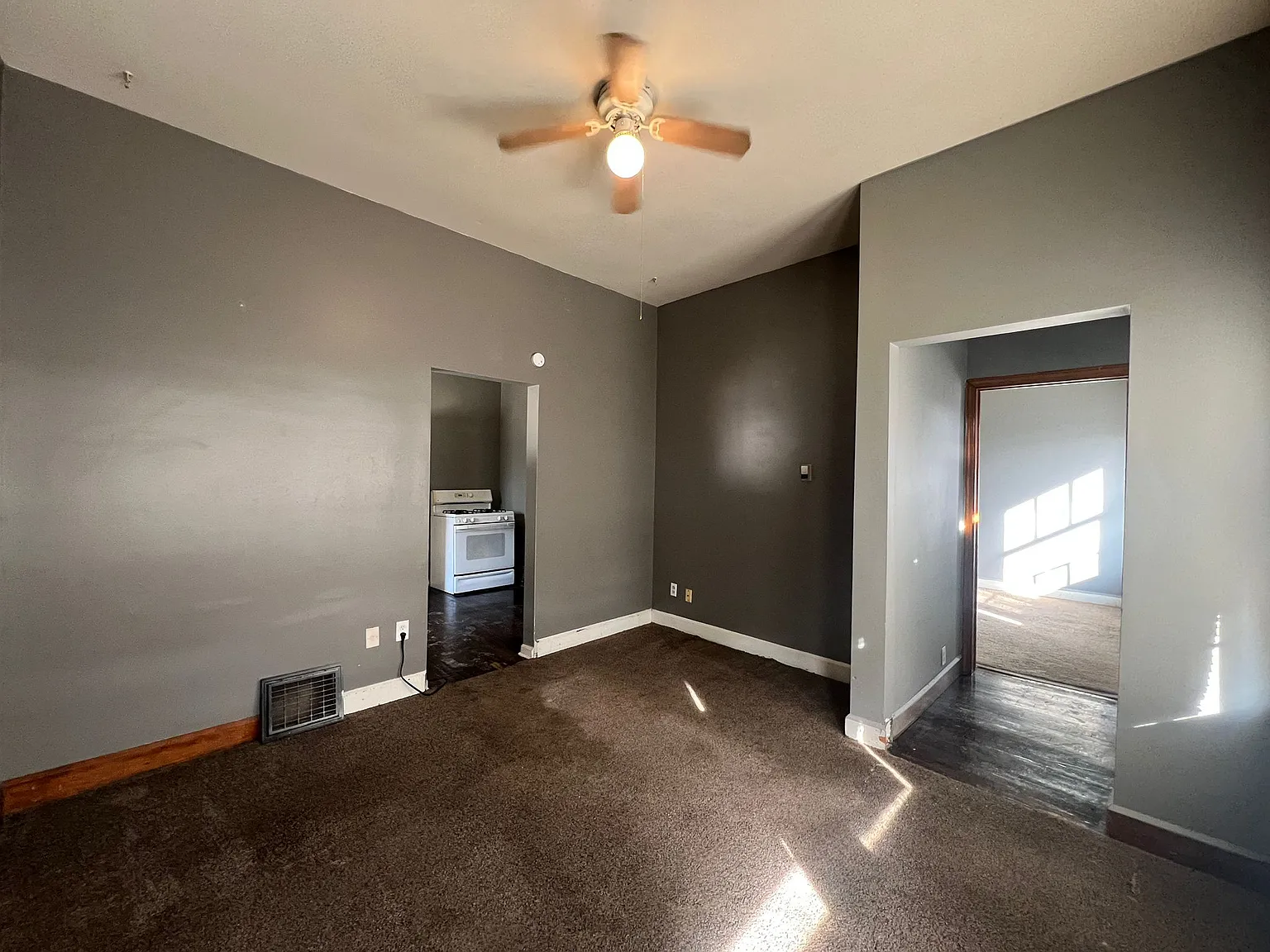 2 bed, 798 sqft, $825 — Photo 3